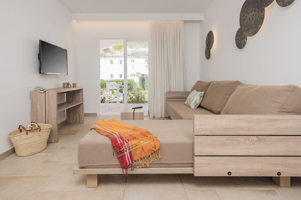 Seaclub Alcudia — Hotel rooms in Alcudia, Balearic Islands
