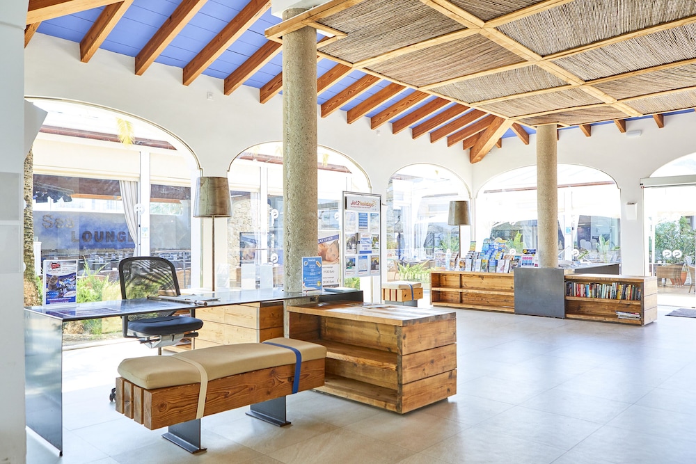 Seaclub Alcudia — Hotel building in Alcudia, Balearic Islands