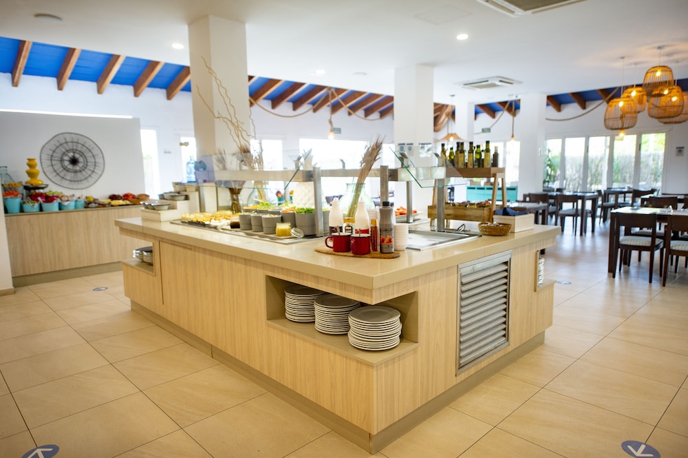 Seaclub Alcudia — Restaurant & bars in Alcudia, Balearic Islands