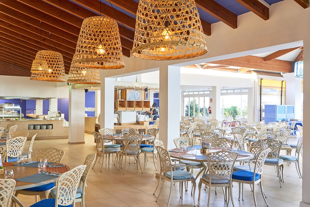 Seaclub Alcudia — Restaurant & bars in Alcudia, Balearic Islands