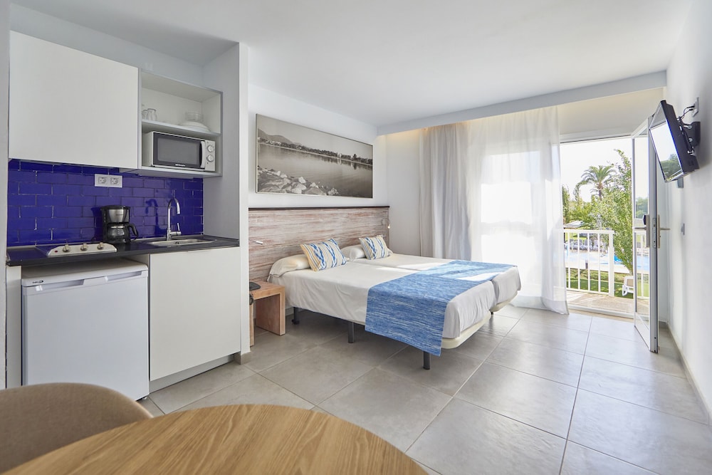 Seaclub Alcudia — Hotel rooms in Alcudia, Balearic Islands