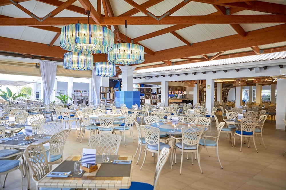 Seaclub Alcudia — Restaurant & bars in Alcudia, Balearic Islands