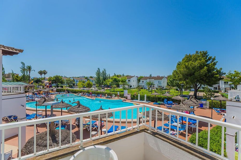 Seaclub Alcudia — Swimming pool in Alcudia, Balearic Islands