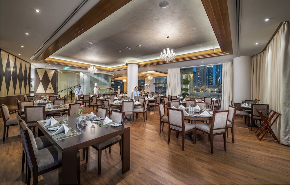 City Première Marina Hotel Apartments — Restaurant & bars in Dubai