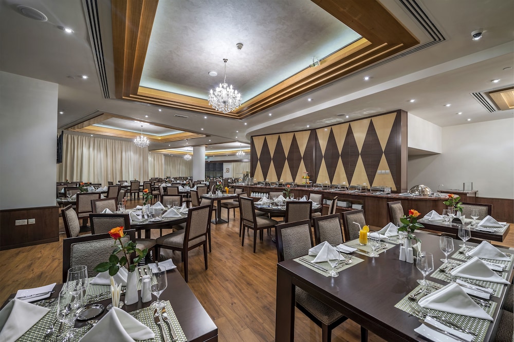 City Première Marina Hotel Apartments — Restaurant & bars in Dubai
