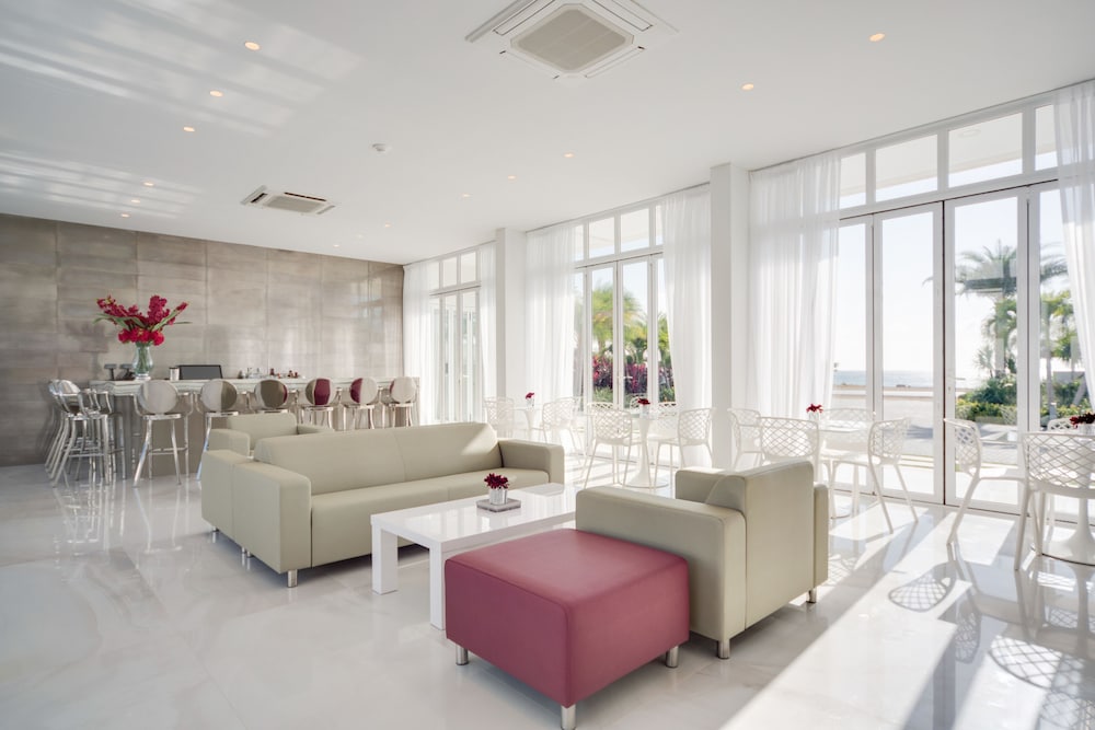 Ocean Z Boutique Hotel — Restaurant & bars in Noord, Aruba