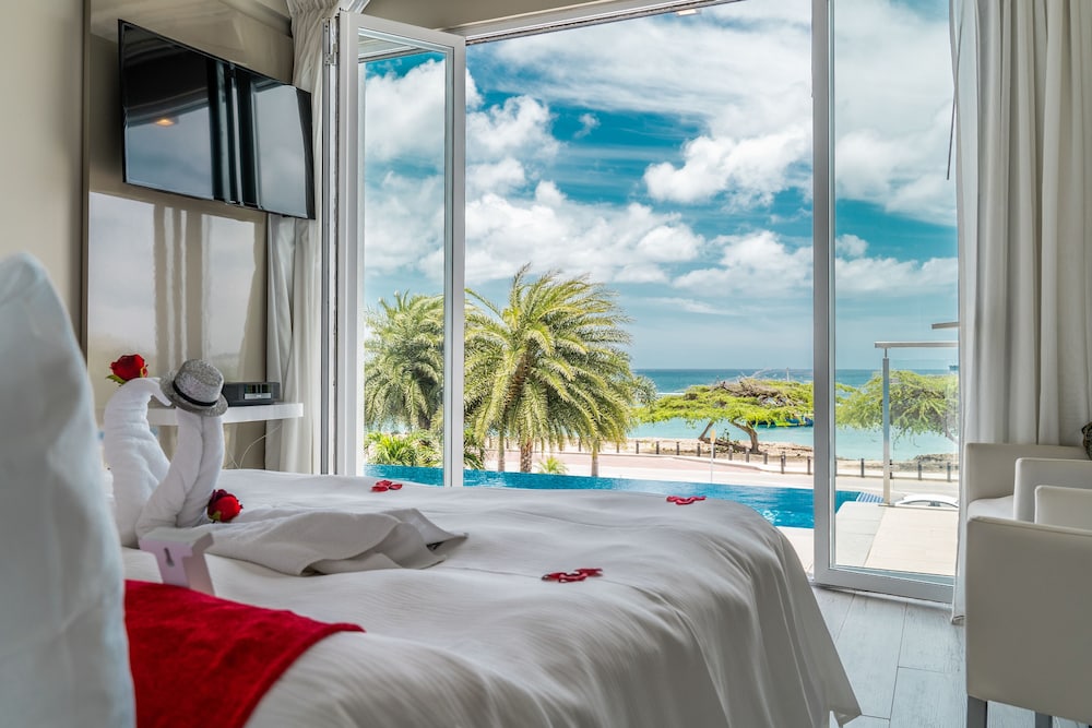 Ocean Z Boutique Hotel — Hotel rooms in Noord, Aruba