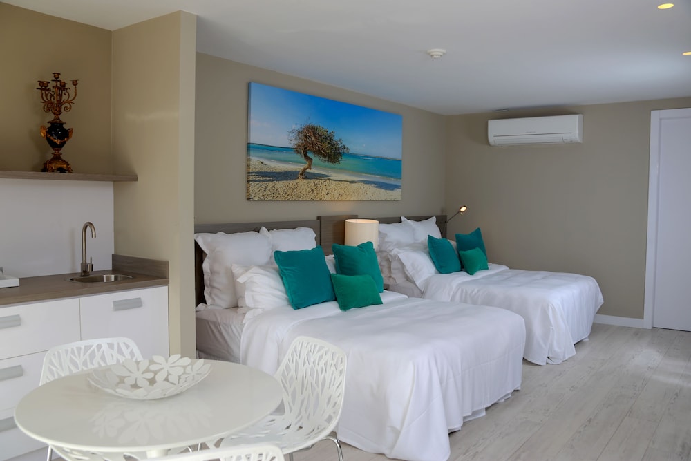 Ocean Z Boutique Hotel — Hotel rooms in Noord, Aruba