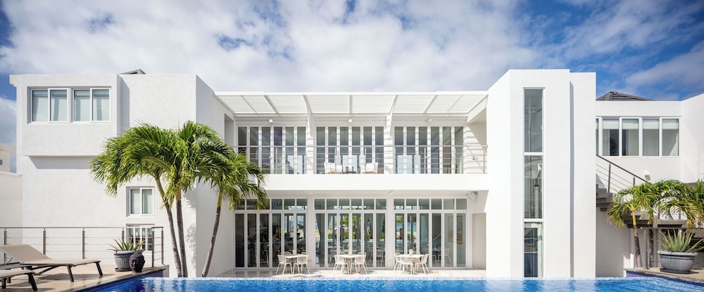 Ocean Z Boutique Hotel — Hotel building in Noord, Aruba
