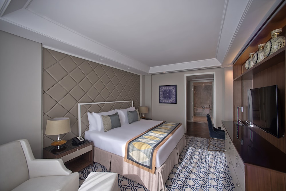 Taj Dubai — Rooms in Dubai