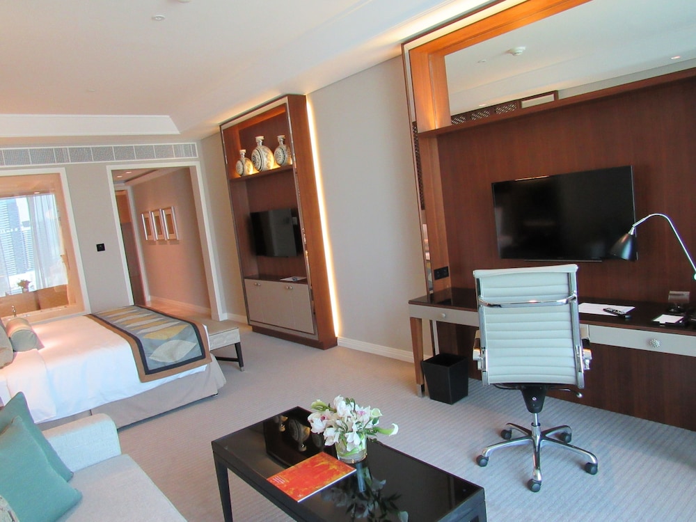 Taj Dubai — Rooms in Dubai