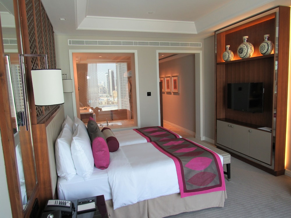 Taj Dubai — Rooms in Dubai