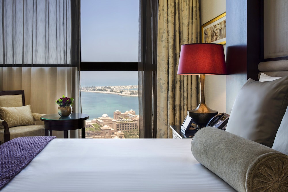 Bab Al Qasr Hotel — Hotel rooms in Abu Dhabi