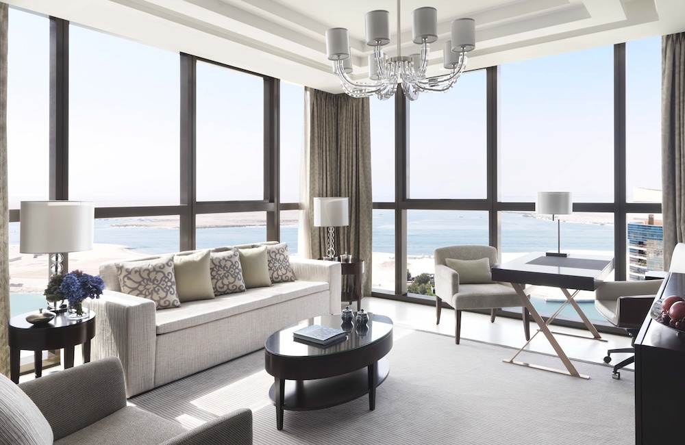Bab Al Qasr Hotel — Hotel rooms in Abu Dhabi