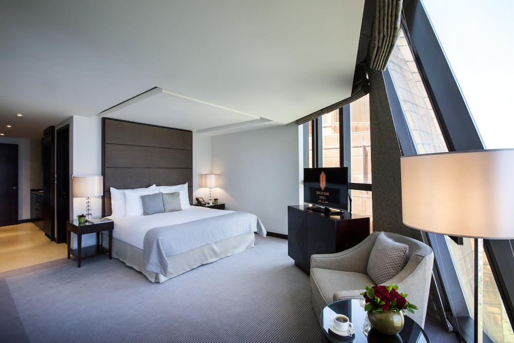 Bab Al Qasr Hotel — Hotel rooms in Abu Dhabi