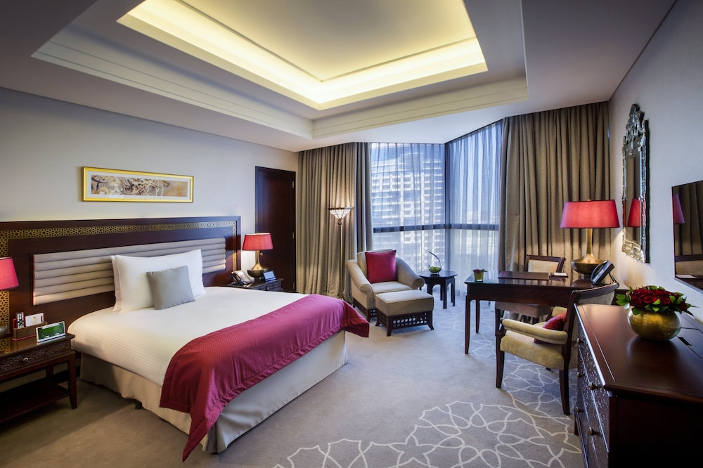 Bab Al Qasr Hotel — Hotel rooms in Abu Dhabi