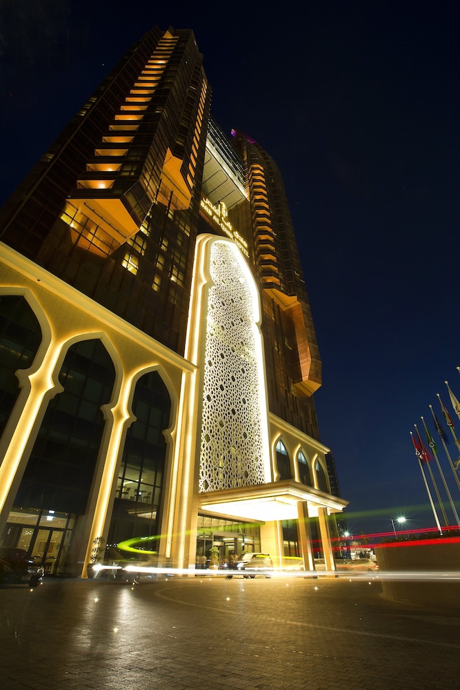 Bab Al Qasr Hotel — Hotel building in Abu Dhabi