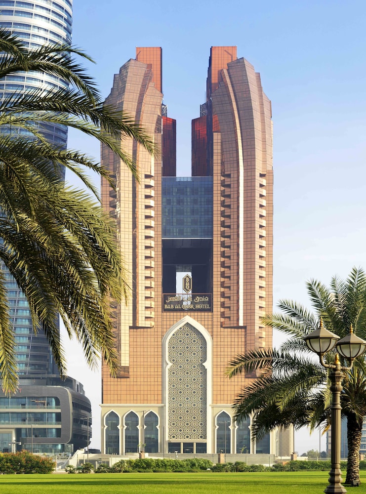 Bab Al Qasr Hotel — Hotel building in Abu Dhabi