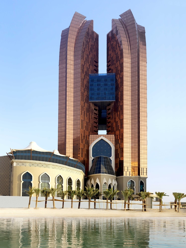 Bab Al Qasr Hotel — Hotel building in Abu Dhabi