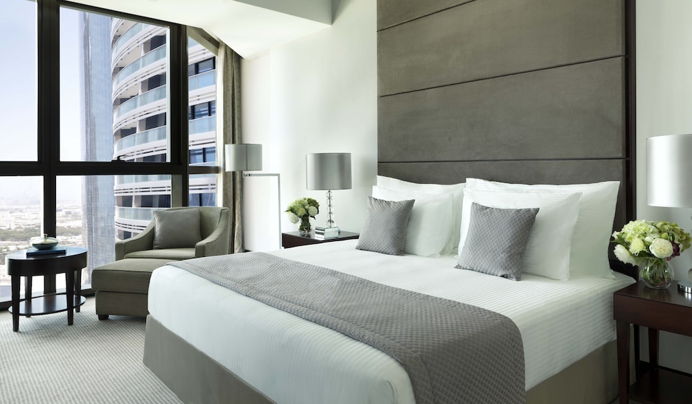 Bab Al Qasr Hotel — Hotel rooms in Abu Dhabi