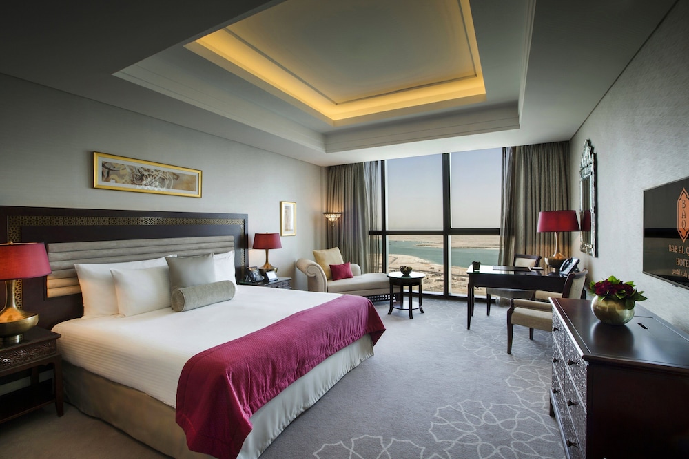 Bab Al Qasr Hotel — Hotel rooms in Abu Dhabi