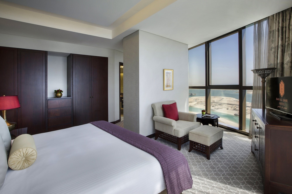 Bab Al Qasr Hotel — Hotel rooms in Abu Dhabi