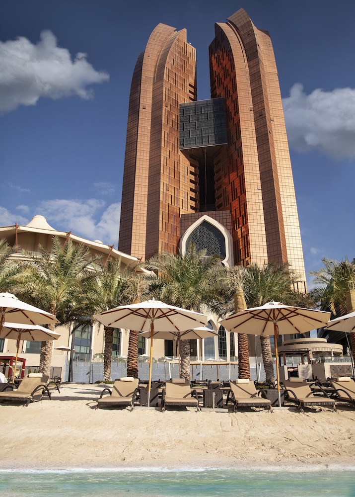 Bab Al Qasr Hotel — Hotel building in Abu Dhabi