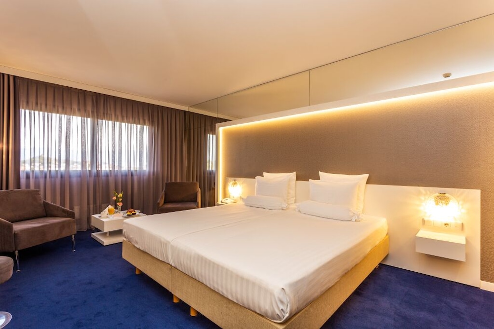 Grand Hotel Plovdiv — Hotel rooms in Plovdiv, Plovdiv