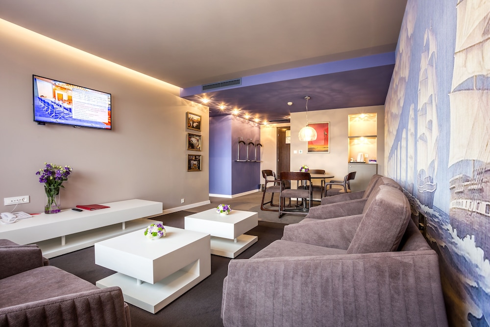 Grand Hotel Plovdiv — Hotel rooms in Plovdiv, Plovdiv