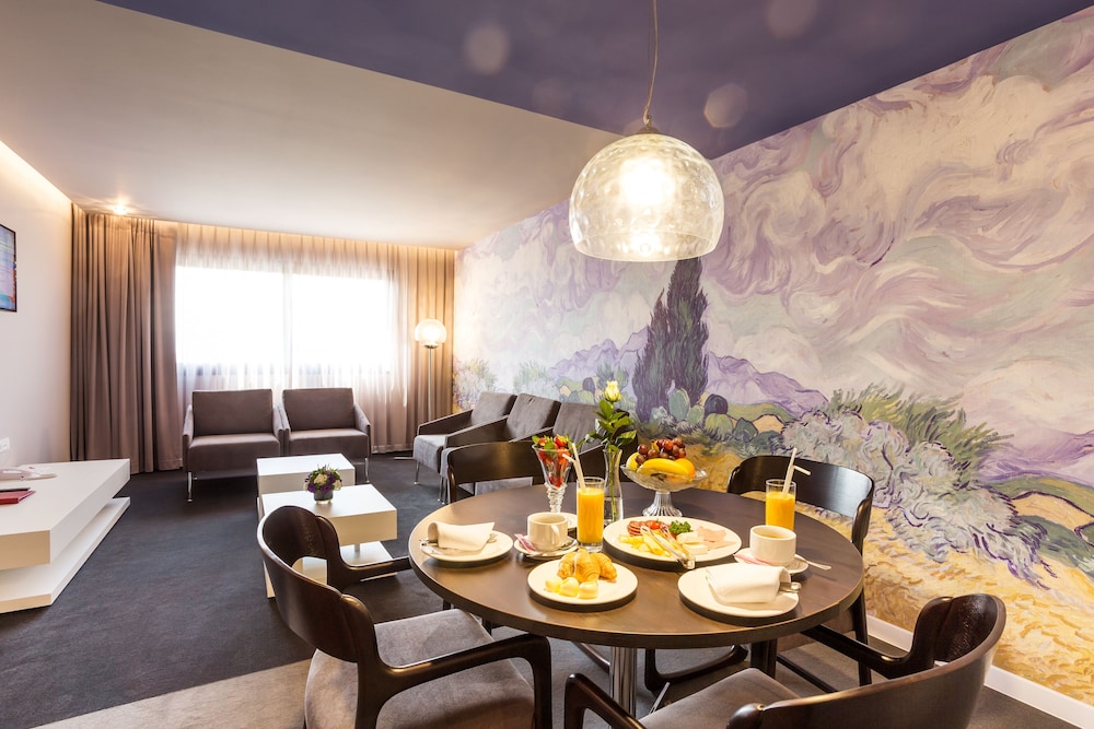 Grand Hotel Plovdiv — Hotel rooms in Plovdiv, Plovdiv