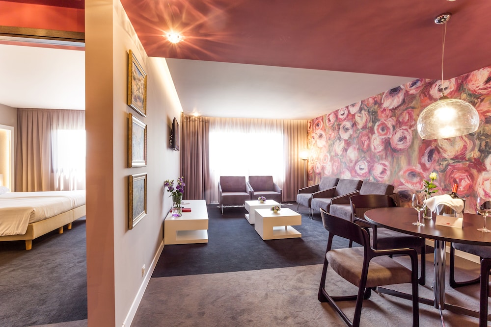Grand Hotel Plovdiv — Hotel rooms in Plovdiv, Plovdiv