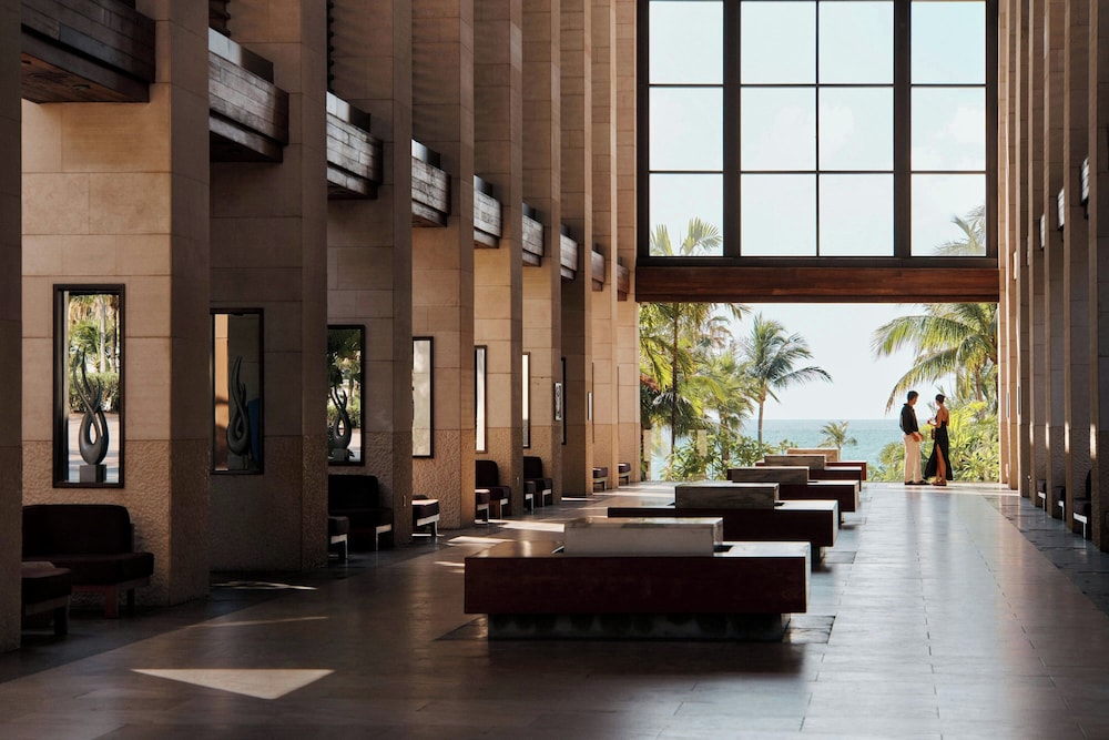 The Cove at Atlantis — Hotel building in Paradise Island, New Providence