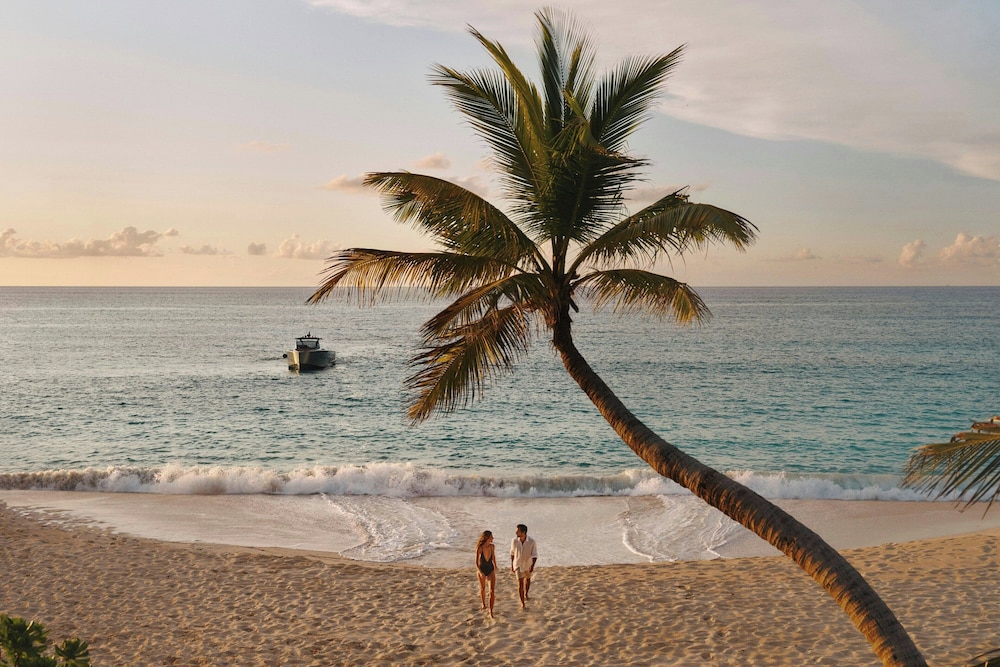 The Cove at Atlantis — Beach in Paradise Island, New Providence