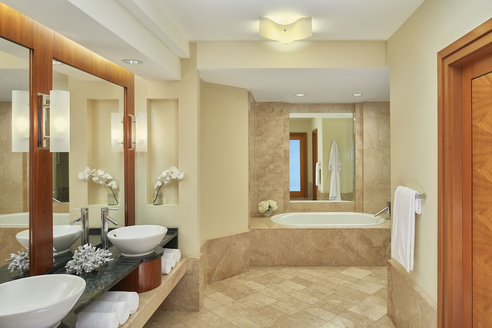 The Cove at Atlantis — Hotel rooms in Paradise Island, New Providence
