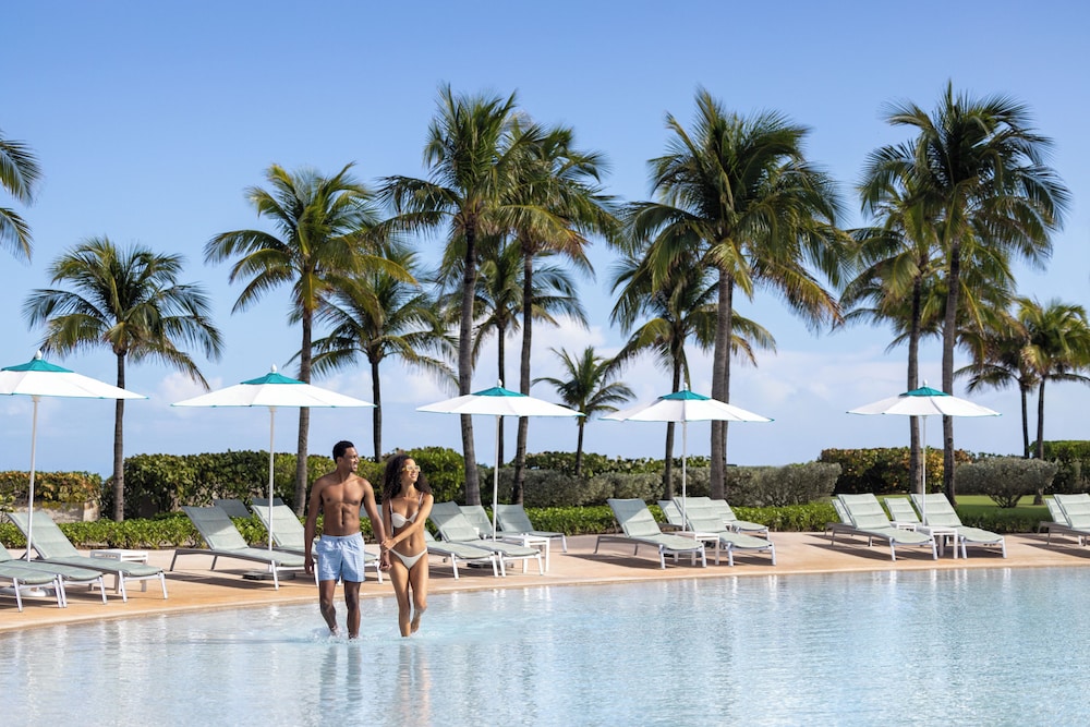 The Cove at Atlantis — Swimming pool in Paradise Island, New Providence