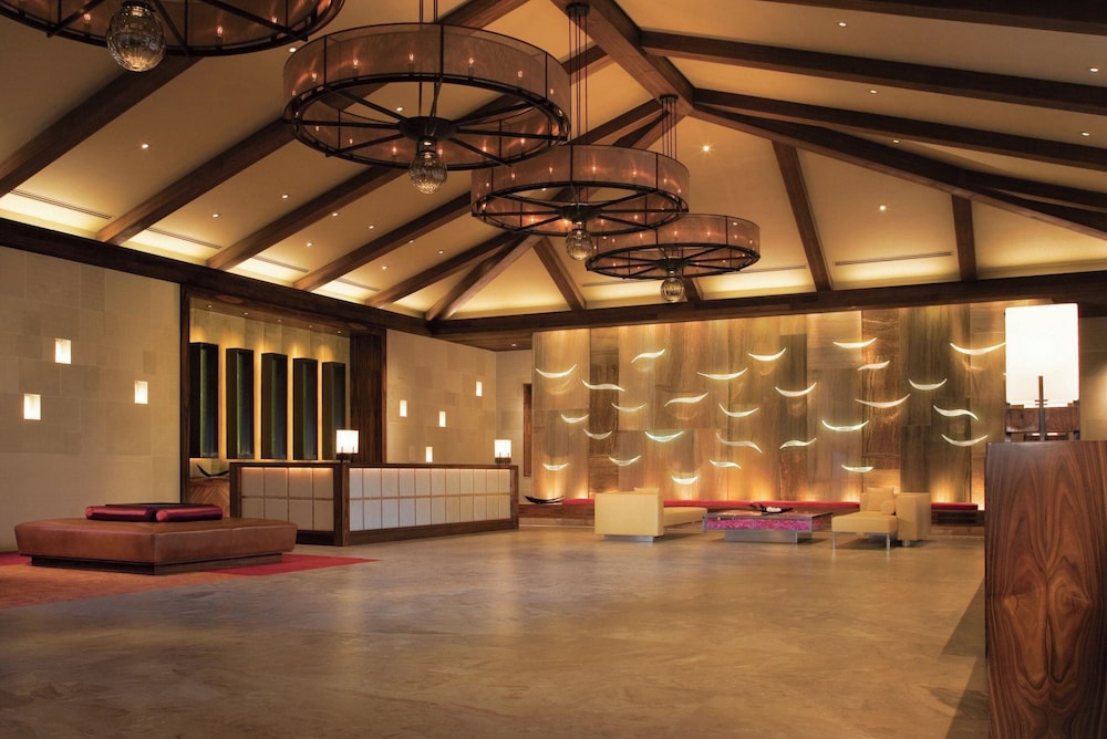 The Cove at Atlantis — Hotel building in Paradise Island, New Providence