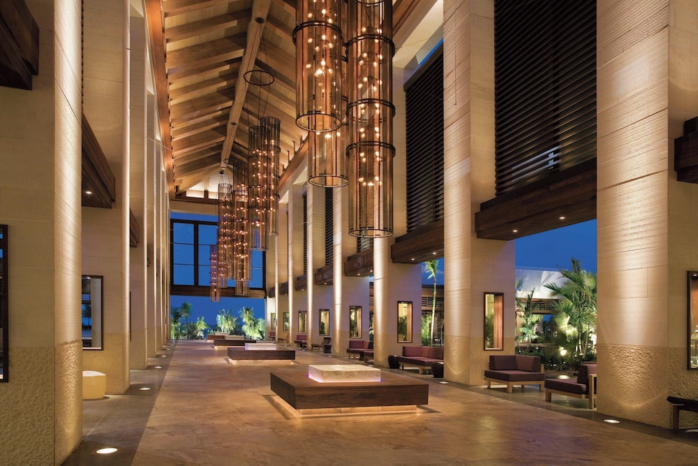 The Cove at Atlantis — Hotel building in Paradise Island, New Providence