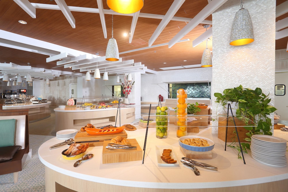Warwick Paradise Island- All Inclusive- Adults Only — Restaurant & bars in Paradise Island, New Providence