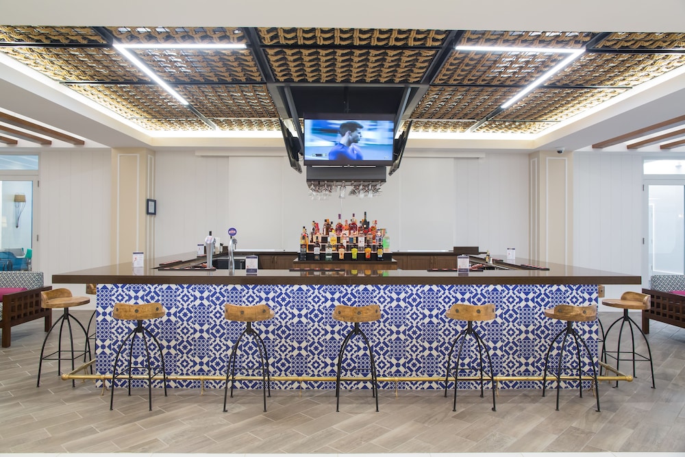 Warwick Paradise Island- All Inclusive- Adults Only — Restaurant & bars in Paradise Island, New Providence