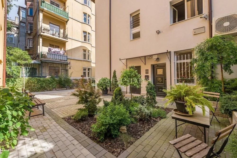 5 Vintage Guest House