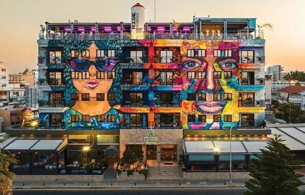 Rise Urban Art Hotel