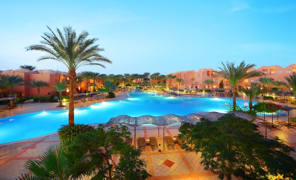 JAZ Makadi Oasis Resort - All inclusive — Swimming pool in Makadi Bay, Red Sea