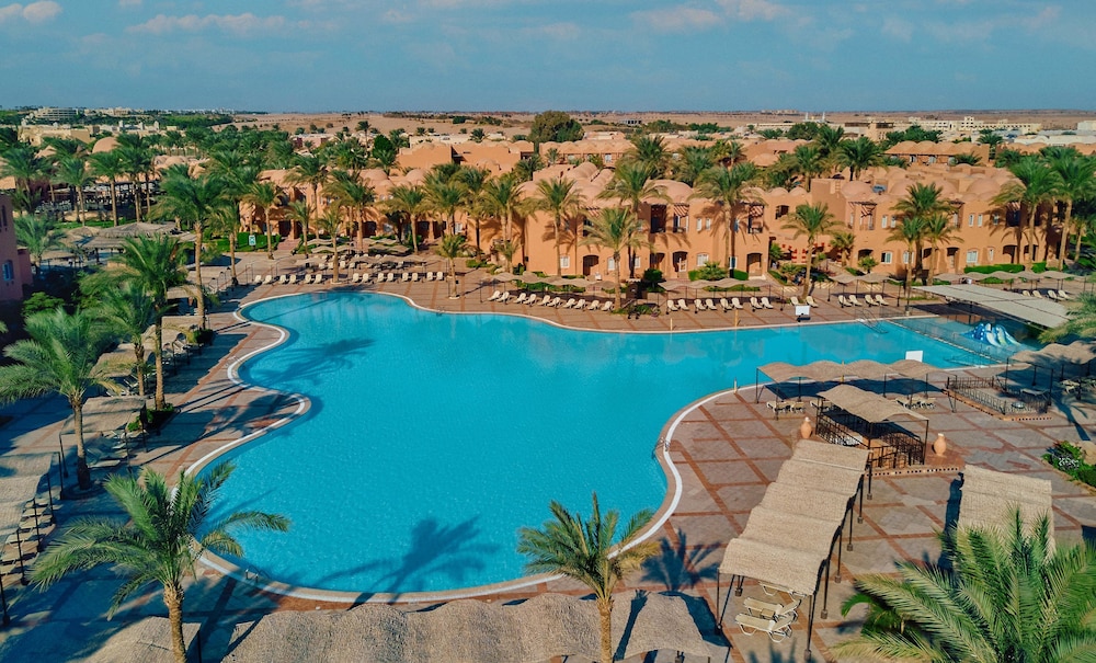 JAZ Makadi Oasis Resort - All inclusive — Swimming pool in Makadi Bay, Red Sea