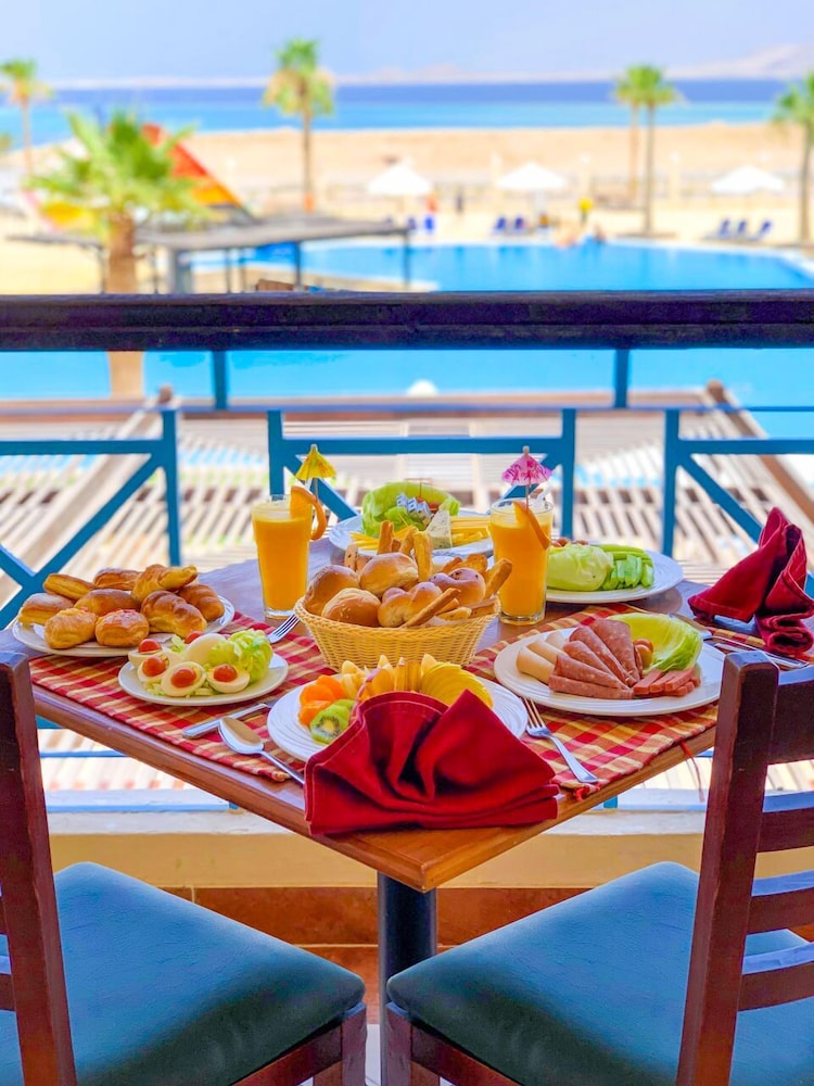 Ivy Cyrene Island Aqua Park Resort — Restaurant & bars in Sharm El Sheikh, Red Sea