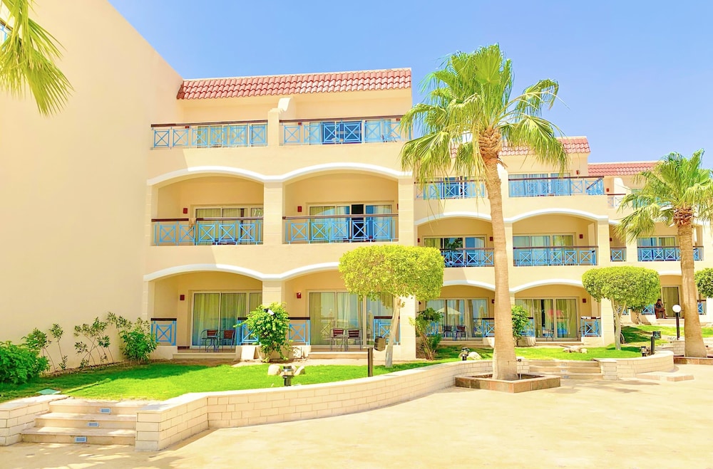 Ivy Cyrene Island Aqua Park Resort — Hotel building in Sharm El Sheikh, Red Sea
