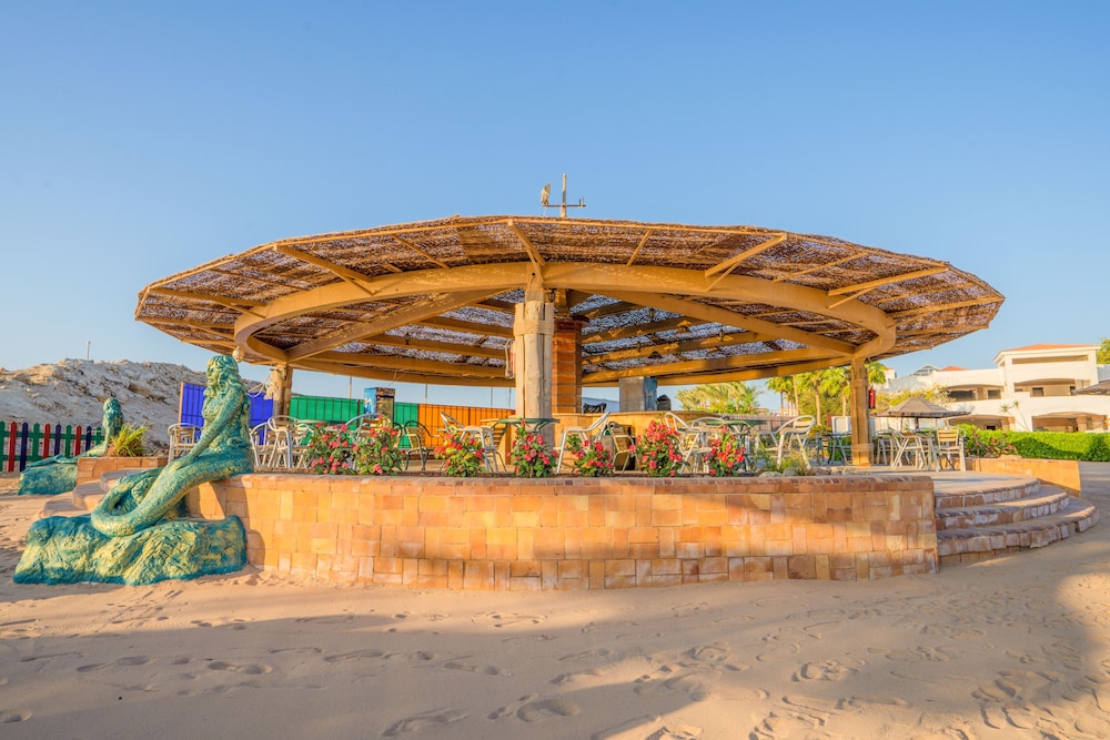 Ivy Cyrene Island Aqua Park Resort — Restaurant & bars in Sharm El Sheikh, Red Sea