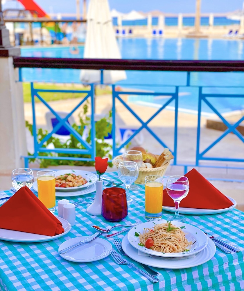 Ivy Cyrene Island Aqua Park Resort — Restaurant & bars in Sharm El Sheikh, Red Sea