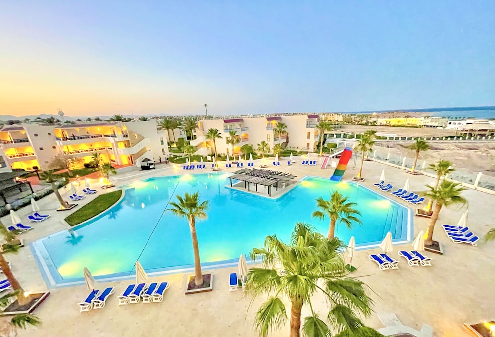 Ivy Cyrene Island Aqua Park Resort — Swimming pool in Sharm El Sheikh, Red Sea