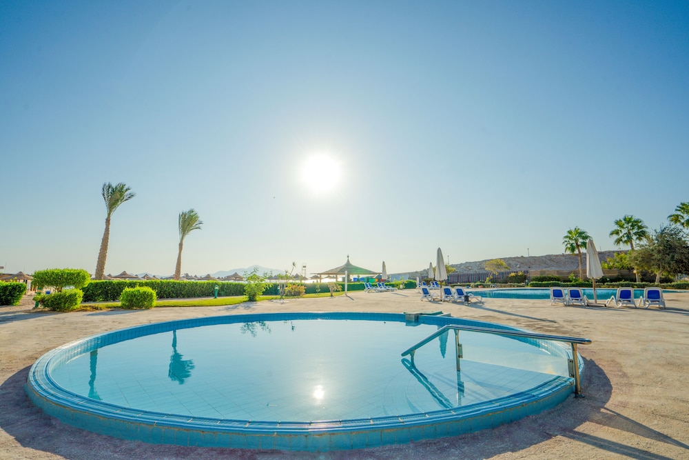 Ivy Cyrene Island Aqua Park Resort — Swimming pool in Sharm El Sheikh, Red Sea