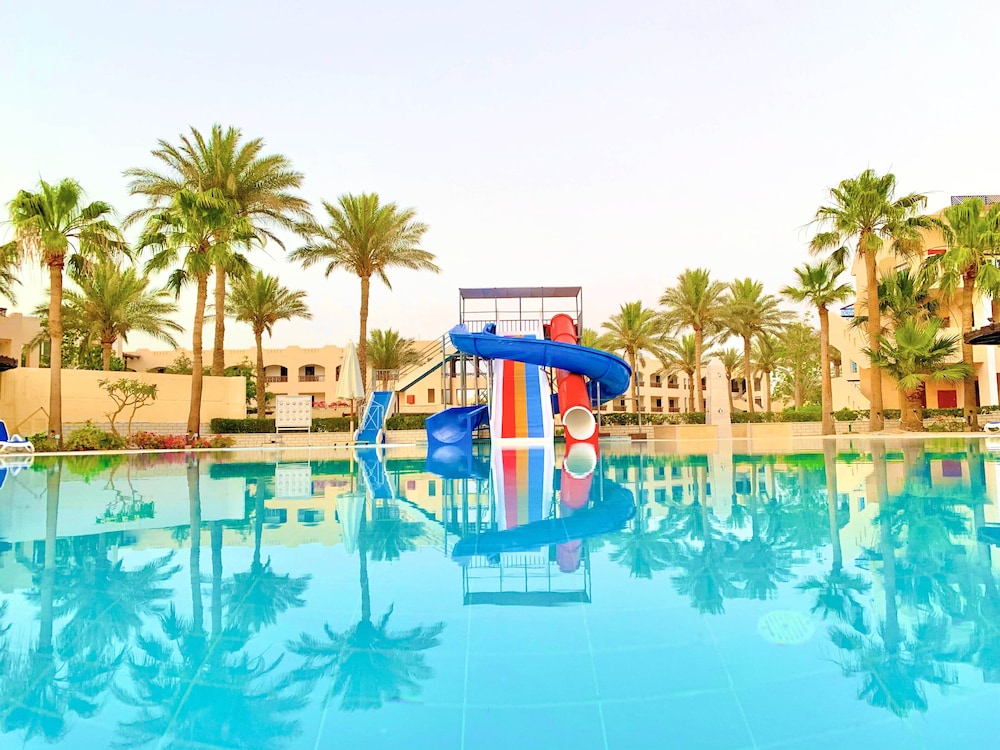 Ivy Cyrene Island Aqua Park Resort — Swimming pool in Sharm El Sheikh, Red Sea